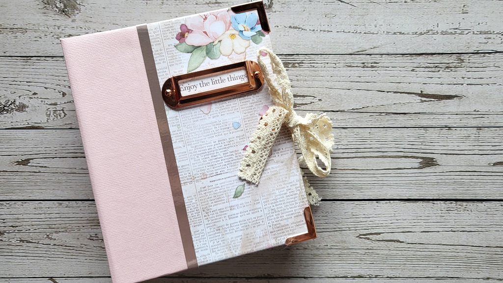 paper: Make a Mini Album from Scratch:: A Scrapbook Tutorial by